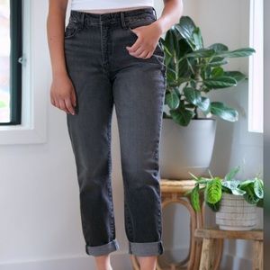 NWT Good American Good Girlfriend High Black217 Tapered-Leg High-Rise Jeans